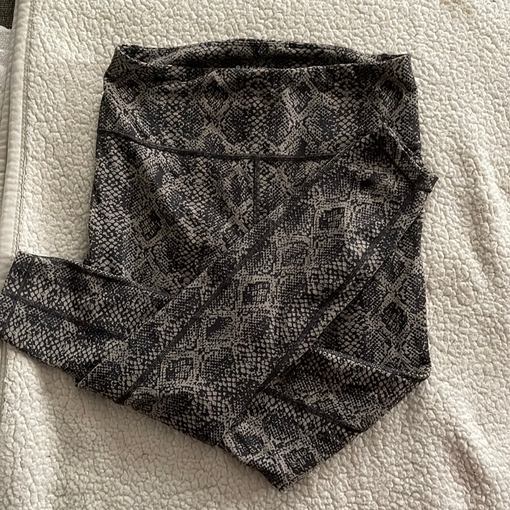 Athleta Ultimate 7/8 Tight Stash pocket , S